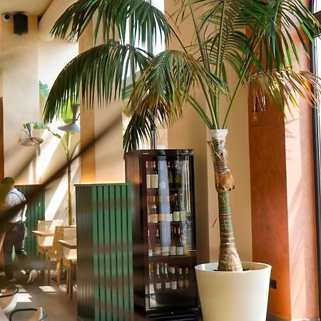Hotel Saly Дуррес Экстерьер фото