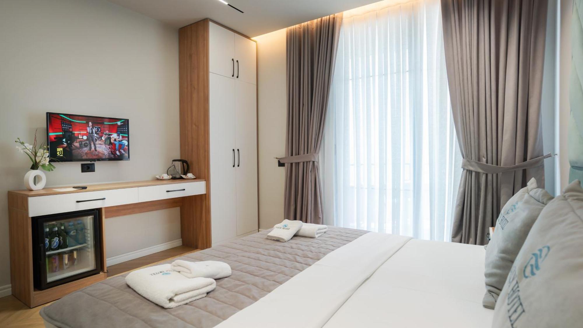 Hotel Saly Дуррес Экстерьер фото